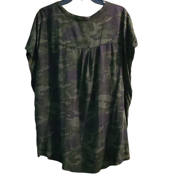 Torrid Camouflage Button Down Top Plus Sz 3 - Picture 4 of 4